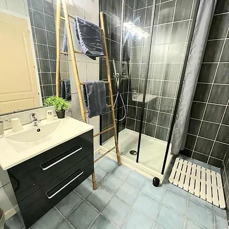 La Du Menhir D'hotes Et 山林小屋 比兹米内瓦
