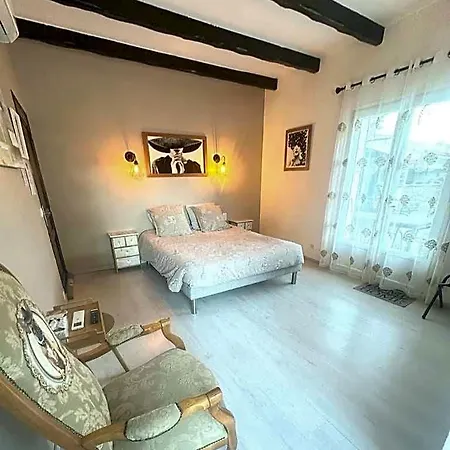 La Du Menhir D'hotes Et 山林小屋